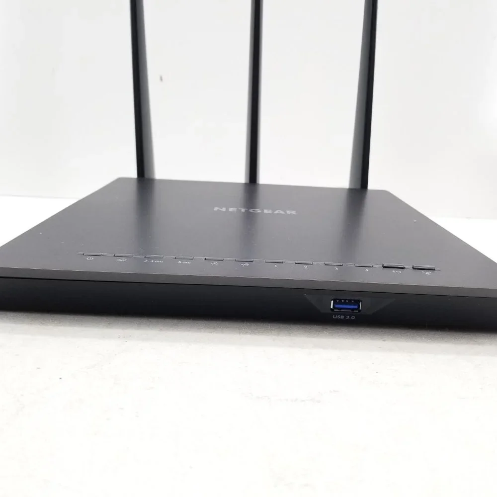 NETGEAR Nighthawk AC2300 Smart Wi-Fi Router (R7000P) - Picture 4 of 6